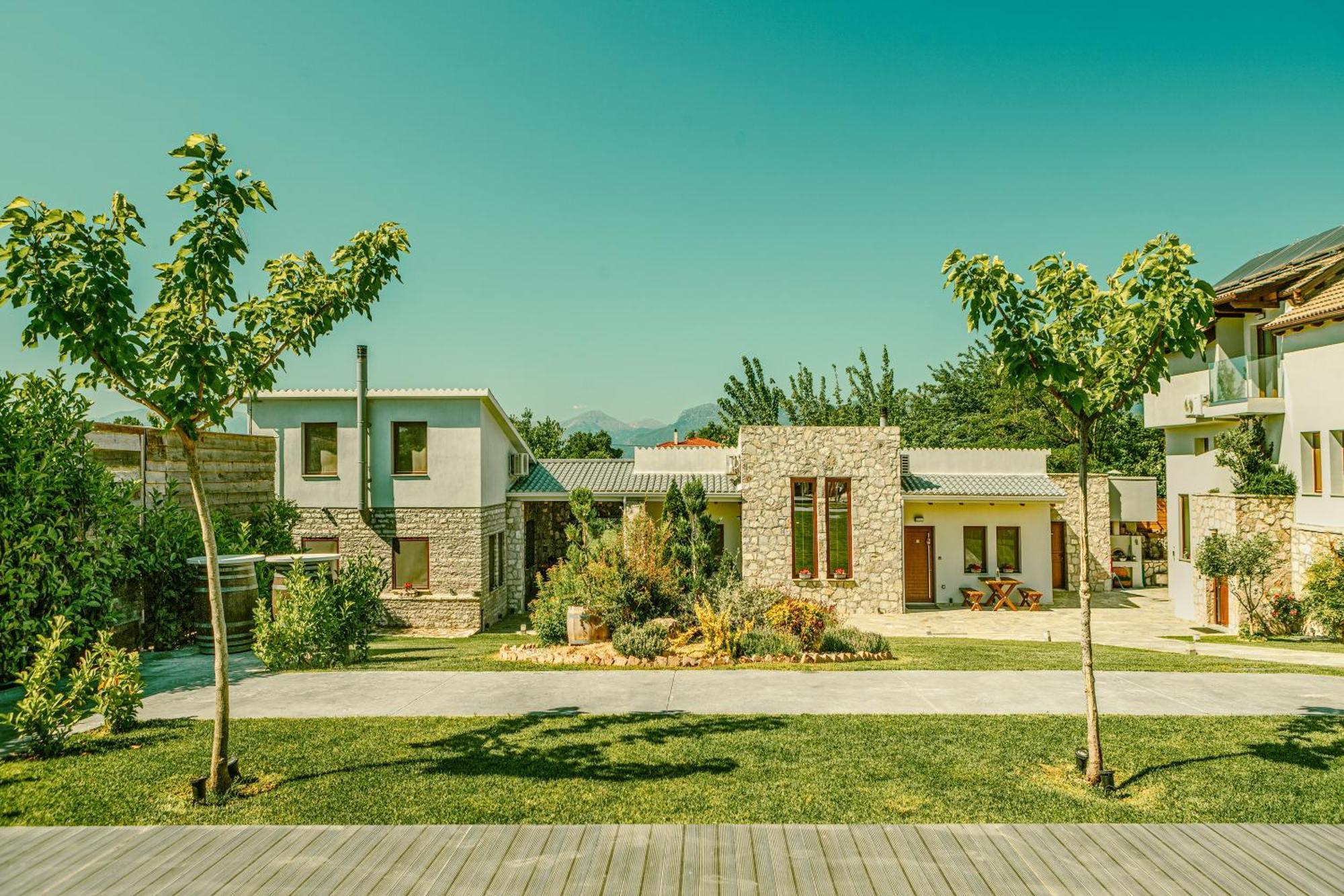 Vintage Suites Trikala Exterior foto